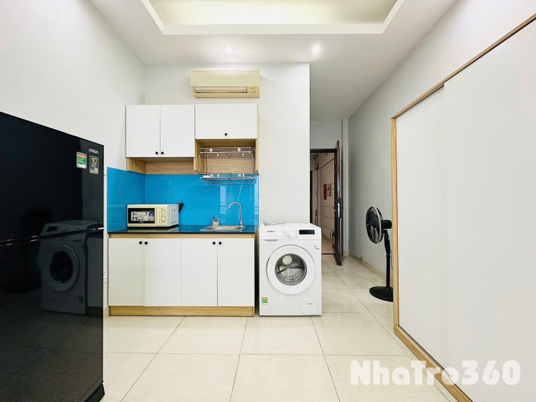 Căn hộ mới - sạch sẽ - giá hợp lý ngay quận 1, bancol đón nắng, gần Đại học Hoa Sen, UEH