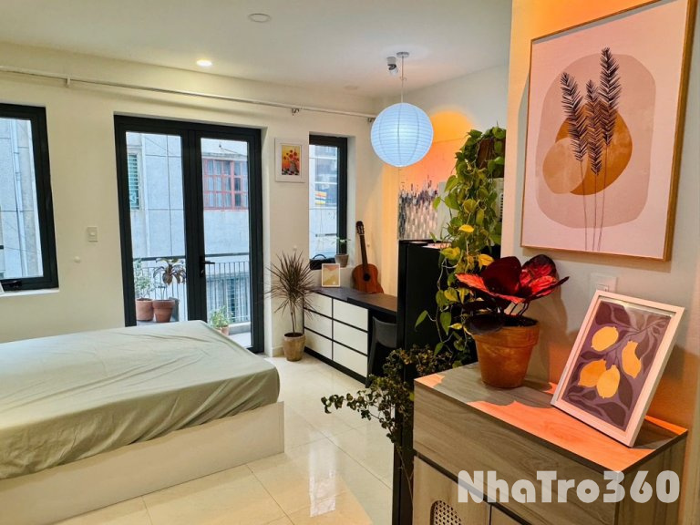 Cho thuê căn Studio Q1 ban công lớn full nội thất