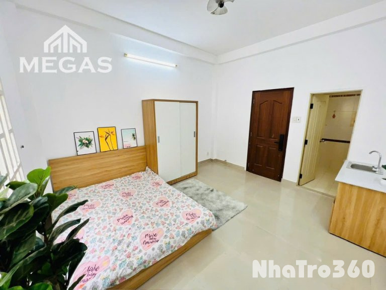 Full nội thất, cửa sổ, studio, free xe