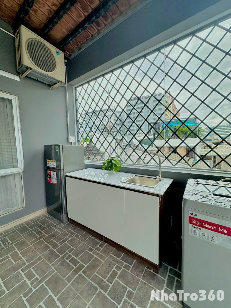 STUDIO TÁCH BẾP BAN CÔNB FULL NT GẦN SÂN BAY TSN