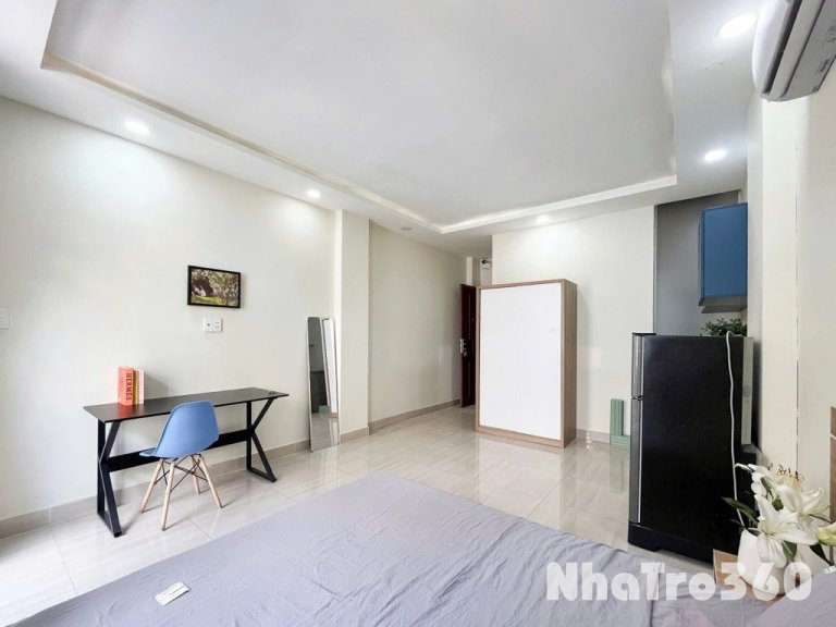 Studio full nội thất, cửa sổ, bancol, thang máy