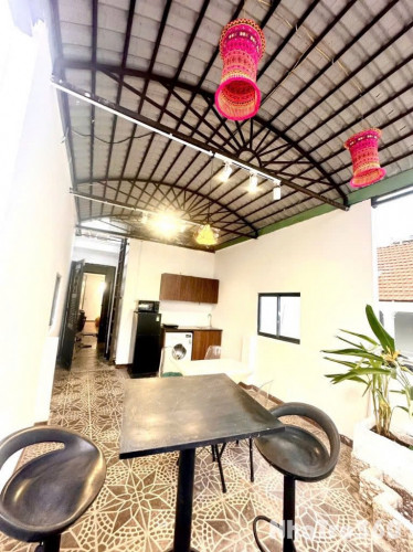 Penhouse, 1 phòng ngủ, tách bếp, ban công