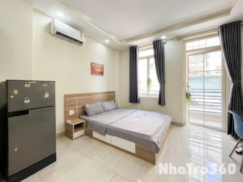 Studio full nội thất, cửa sổ, bancol, thang máy