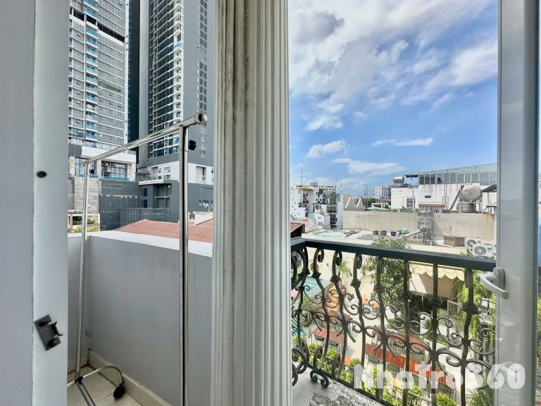 🏙️ Cho thuê căn hộ Q1, đường Nguyễn Trãi, gần ĐH Văn Lang, ĐH Sài Gòn, CV 23/9  🚗 Hẻm ô tô, tiện qua Q3, Q4, Q5, Q8 ✨ Có ban công, thang máy, đầy đủ nội thất 🔑 Giờ giấc linh hoạt, khóa từ, PCCC 💵 Ưu đãi lớn cho hợp đồng dài hạn  📞 Liên hệ: 0794499929 (Zal