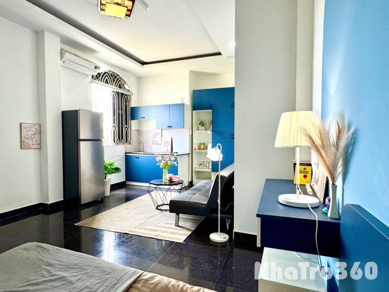 Studio cửa sổ, Full nội thất mặt tiền đường lớn Q1