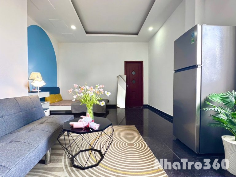 Studio cửa sổ, Full nội thất mặt tiền đường lớn Q1