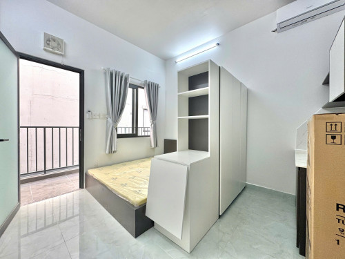 Cho thuê phòng full nội thất, cửa sổ đón nắng, quận 8 ngay dưới chân cầu chữ Y, quận 5, quận 1
