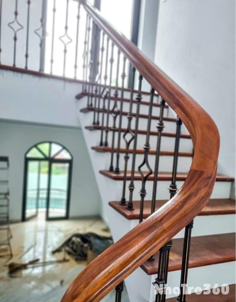 Nhà tôi cho thuê nhà hai cửa đi, mới, 96m2_ 4T; vỉa hè, Duy Tân-31 Tr