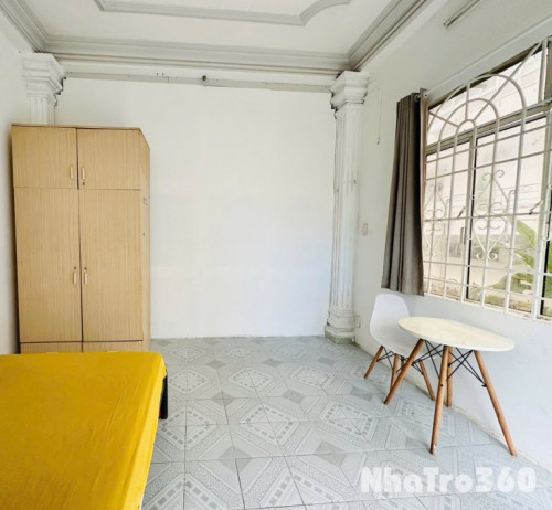 Nội thất cơ bản, ban công, cửa sổ, giá rẻ