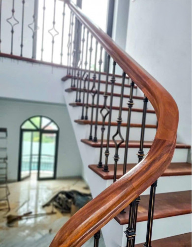 Nhà tôi cho thuê nhà hai cửa đi, mới, 96m2_ 4T; vỉa hè, Duy Tân-31 Tr