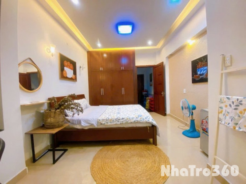 Căn hộ ngay trung tâm quận 1, bancol view siêu chill, gần UEH, Đại học Hoa Sen - Sạch sẽ