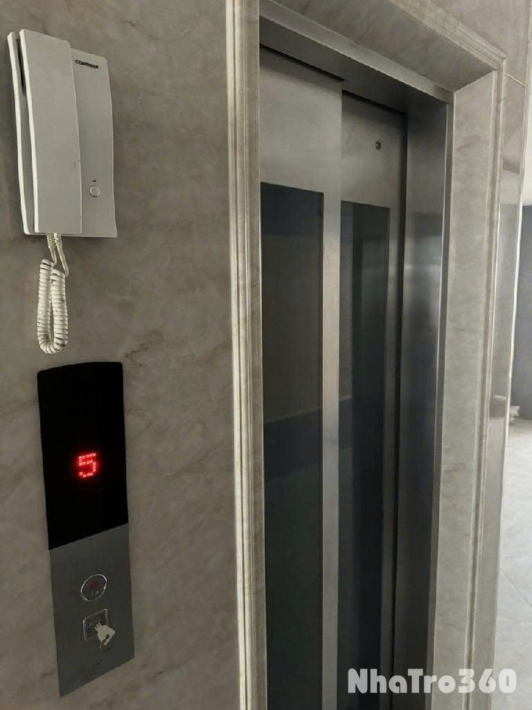 Cho thuê nhà căn góc, mới, Mai Hắc Đế, thang máy; vỉa hè 111m2* 5T- 44 Tr