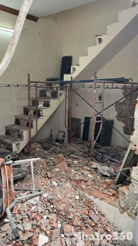 Nhà đang sửa hết tháng 8 nhà sẽ hoàn tất