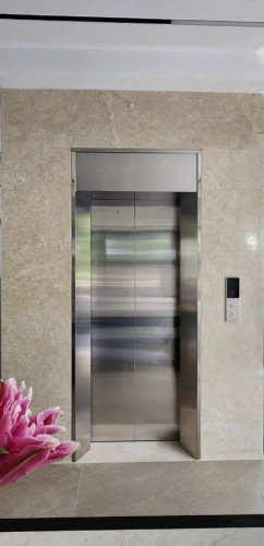Nhà mình cho thuê nhà mới, lô góc, 98m2_ 4T; vỉa hè, Lạc Trung-31 Tr