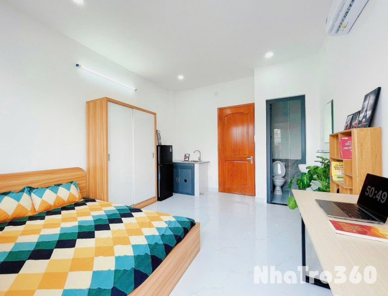 Căn Hộ Dịch Vụ Có Ban Công Ngay Đại Học Văn Hiến