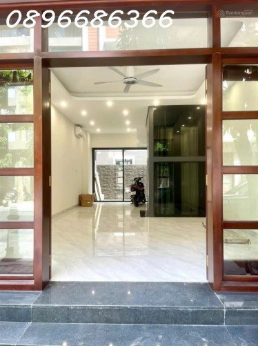 Vinhomes Ocean Park 3, chính chủ cần cho thuê tầng 1 và 2 tại VTĐ 2, đã có nội thất cơ bản