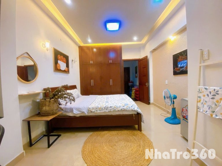 Căn hộ ngay trung tâm quận 1, bancol view siêu chill, gần UEH, Đại học Hoa Sen - Sạch sẽ