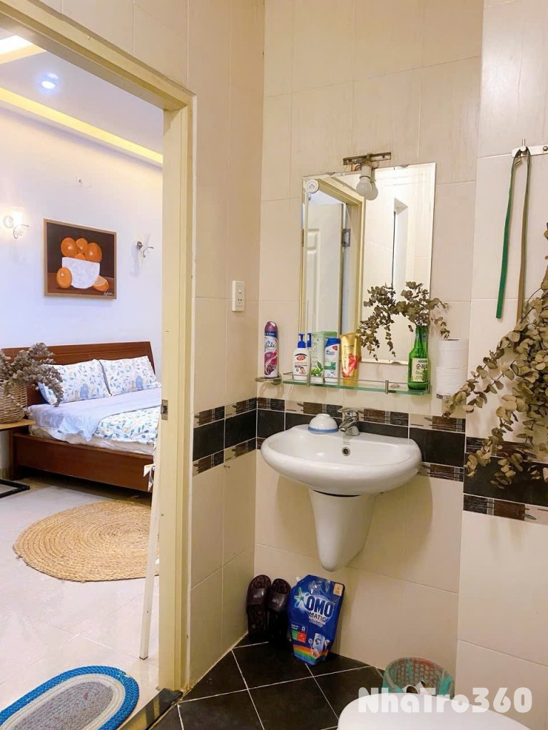 Căn hộ ngay trung tâm quận 1, bancol view siêu chill, gần UEH, Đại học Hoa Sen - Sạch sẽ