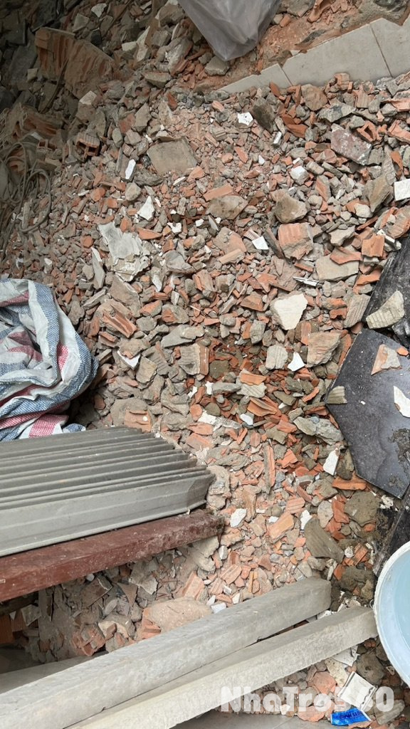 Nhà đang sửa hết tháng 8 nhà sẽ hoàn tất