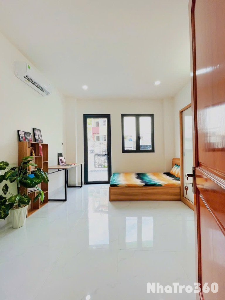 Căn Hộ Dịch Vụ Có Ban Công Ngay Đại Học Văn Hiến