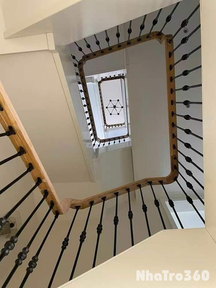 Nhà mình cho thuê nhà mới, hai cửa đi, Đội Cấn; vỉa hè 94m2* 5T- 30 Tr