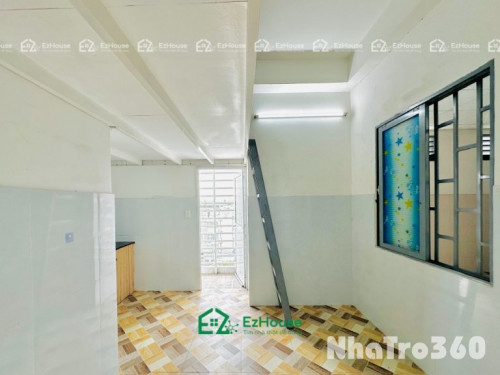 NGAY NGÃ TƯ BỐN XÃ-GẦN ĐẠI HỌC VĂN HIẾN