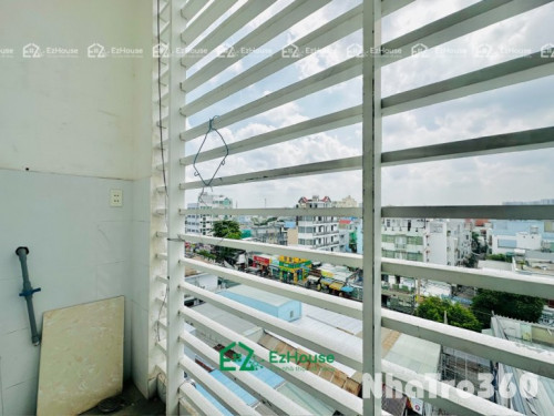 NGAY NGÃ TƯ BỐN XÃ-GẦN ĐẠI HỌC VĂN HIẾN