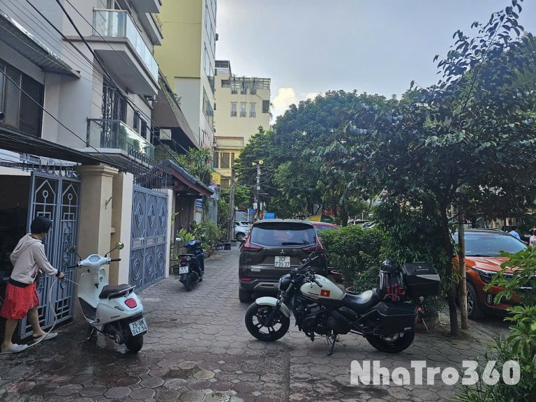 Cho thuê nhà mặt phố 3 Đồng Cổ, Tây Hồ, Hà Nội. 16tr/tháng. 2 tầng, 50m/tầng, 1 VS, vỉa hè ô tô