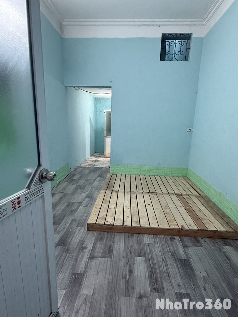 Cho thuê nhà 2 tầng + 1 tum