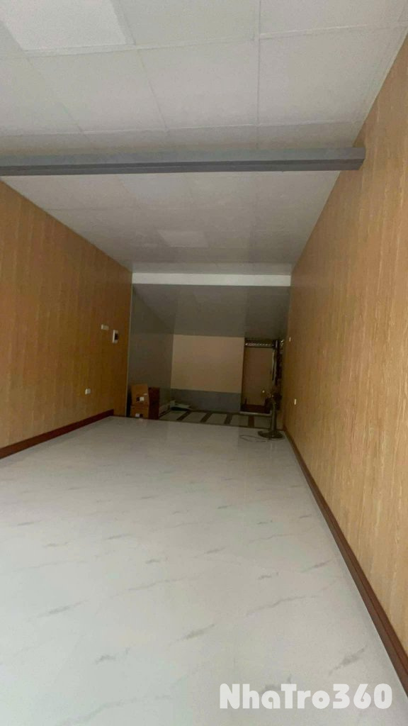 Cho thuê nhà mặt phố Thụy Khuê, Tây Hồ, Hà Nội. 16tr/tháng. 2 tầng, 40m/tầng, 1 VS, vỉa hè để được 10 xe máy, ô tô đỗ cửa.