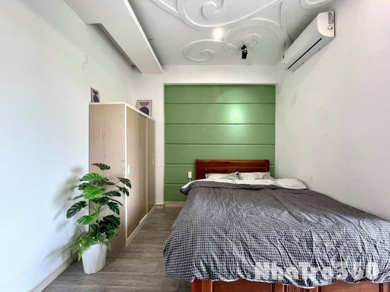 Cho thuê căn hộ ban công Q10, đường Trần Thiện Chánh, gần ĐH Kinh Tế, ĐH Y Khoa, Vòng xoay Dân Chủ