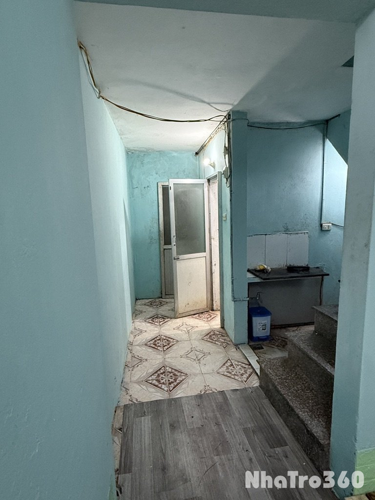 Cho thuê nhà 2 tầng + 1 tum