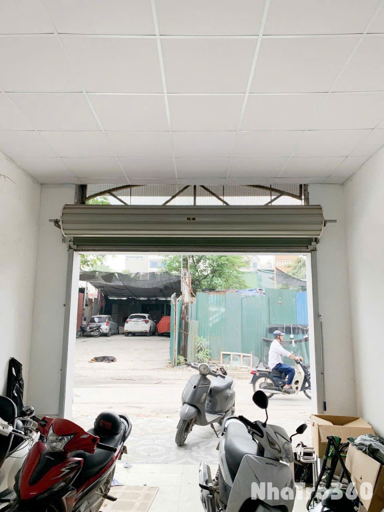 Cho thuê nhà nguyên căn ngõ 1151 Giải Phóng 3 tầng x 4 ngủ, 16 triệu/th