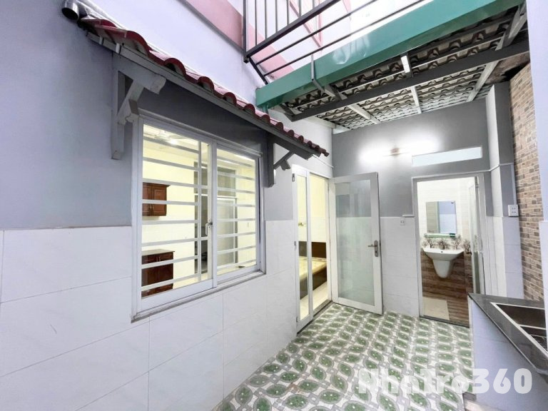 PHÒNG TRỌ Ở ĐƯỢC 2-3 BẠN SÂN SAU FULL NỘI THẤT