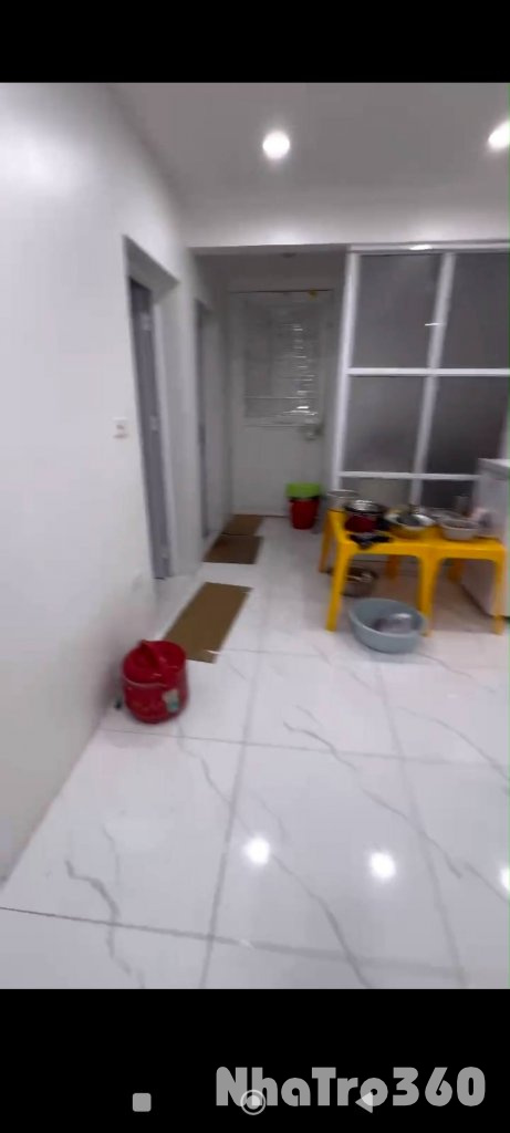 Cho thuê nhà TT tầng 1 Chùa Quỳnh, Hai Bà Trưng, Hà Nội. 9tr/tháng. 60m, mặt tiền 4m, ngõ 2 ô tô tránh, 2 ngủ, 1 VS, 1 khách, 1 bếp