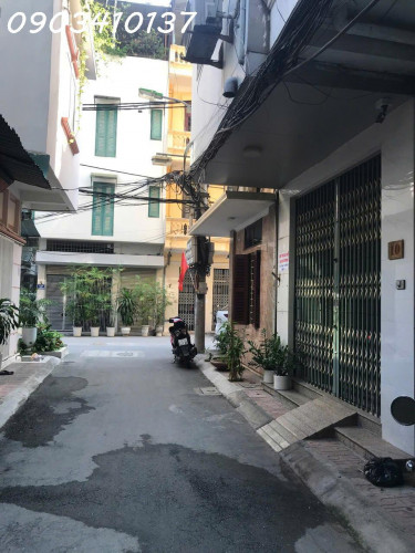 Cho thuê nhà nguyên căn 5 tầng + tum ngõ 124, Nguyễn Xiển, ô tô đỗ trước cửa