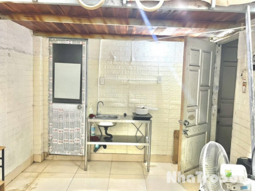 Phòng trọ 63 Xuân thuỷ 2tr8