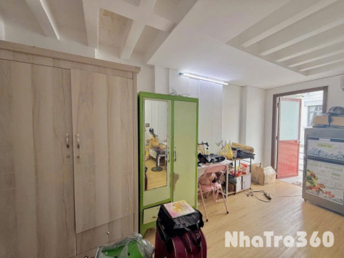 Cho thuê căn hộ ban công, Q10, đường Trần Thiện Chánh, gần ĐH Kinh Tế, ĐH Y Khoa, Vạn Hạnh Mall