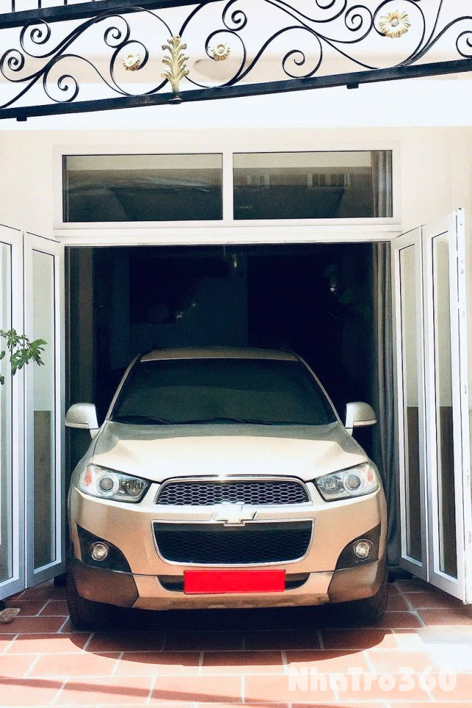 22 Triệu: nguyên căn XE HƠI TRONG NHÀ- Hoàng Hoa Thám- 3 Tầng 4 Phòng- Bếp & 4 Máy Lạnh. 0933910039