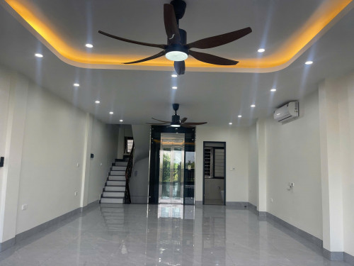 Cho thuê nhà nguyên căn mới Kính Kong Thang Máy Gần KDT Đồng Tàu, 60m2 x 5 tầng, 45tr