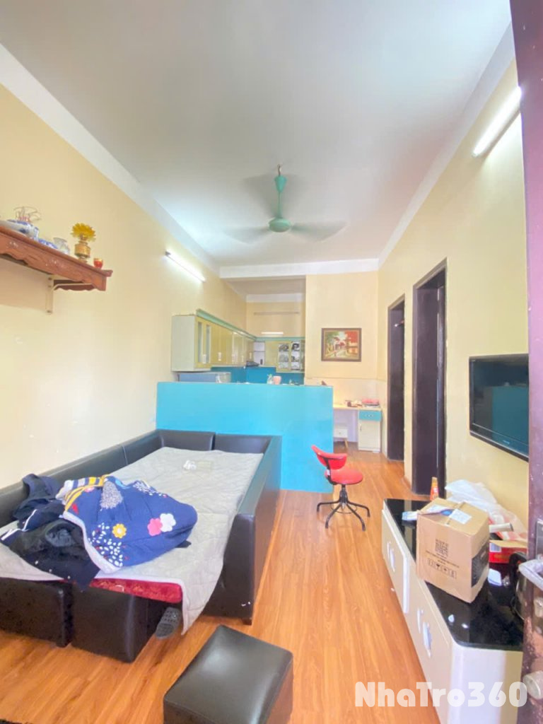 Cho thuê căn hộ tập thể Tầng 4, 609 Trương Định,60m 2 ngủ  1 wc, 8 triệu/th