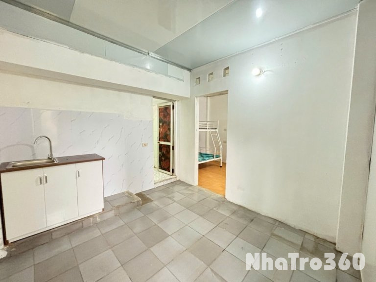 Cho thuê 1n1k Trần Cung giá 4tr2