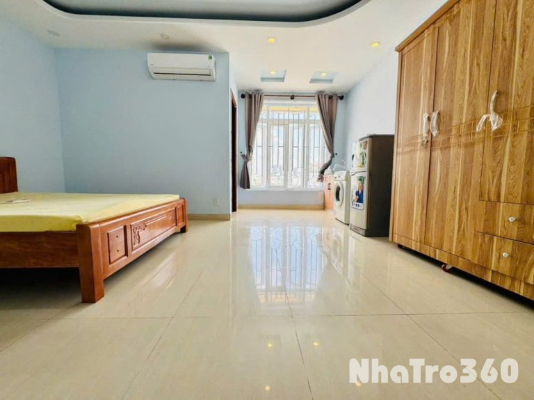 Căn hôh cửa sổ gần ĐH Nguyễn Tất Thành Q4