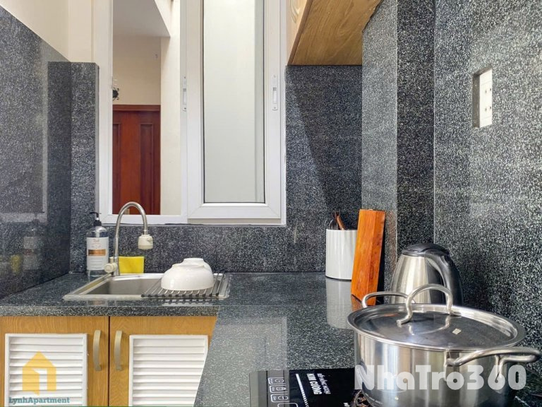 CĂN HỘ QUẬN 1, FULL NT, GẦN CỐNG QUỲNH, CỬA SỔ