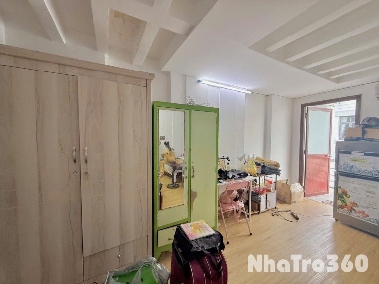 Cho thuê căn hộ ban công, Q10, đường Trần Thiện Chánh, gần ĐH Kinh Tế, ĐH Y Khoa, Vạn Hạnh Mall