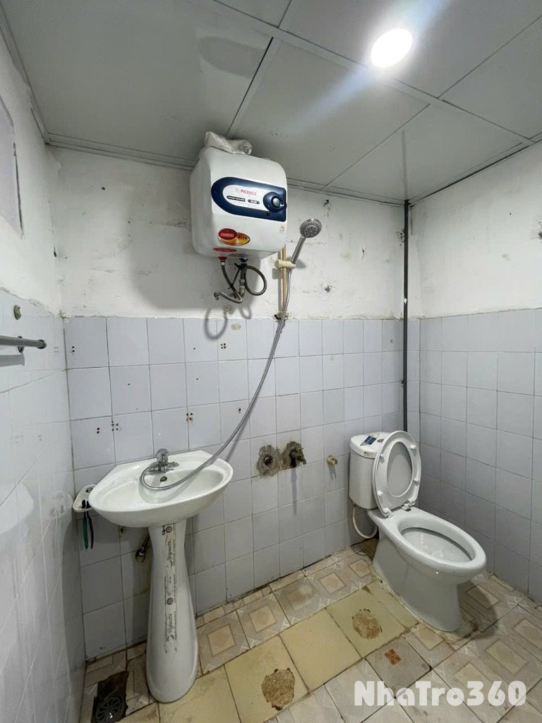 Cho thuê nhà nguyên căn 1n+1k 7tr khu kim mã