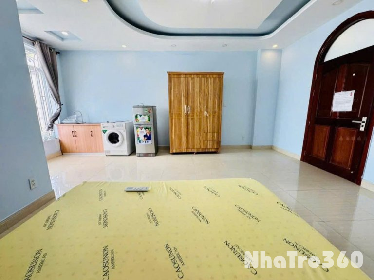 CĂN HỘ CỬA SỔ FULL NỘI THẤT QUẬN 4 GẦN ĐẠI HỌC LUẬT