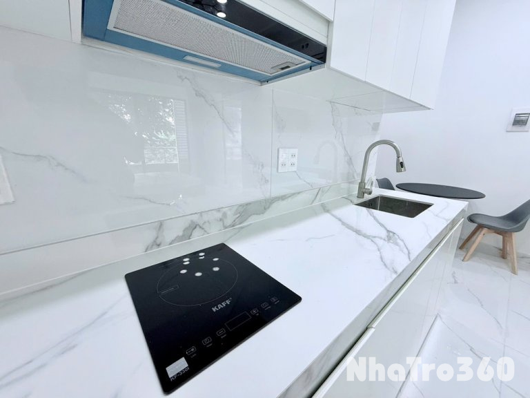 Căn Hộ Ban Công 40m2 Ngay ĐH Luật Quận 4