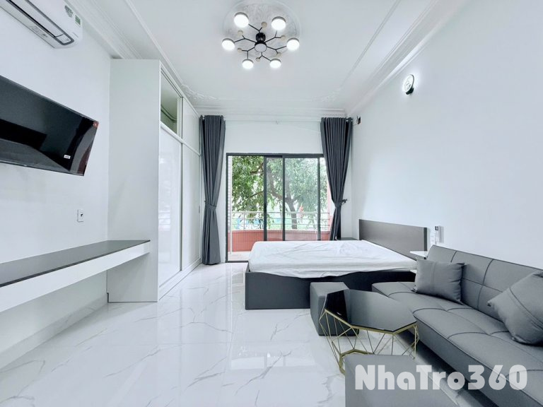 Căn Hộ Ban Công 40m2 Ngay ĐH Luật Quận 4