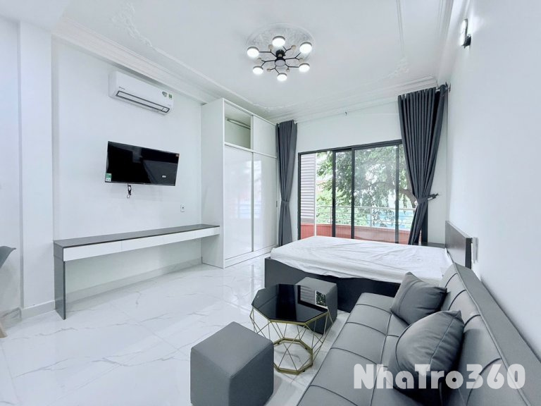 Căn Hộ Ban Công 40m2 Ngay ĐH Luật Quận 4